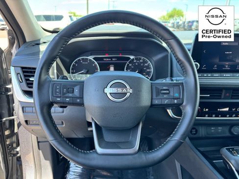 Certified 2025 Nissan Rogue SV AWD/4WD image 18