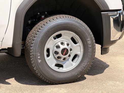 New 2026 GMC Sierra 2500 Pro AWD/4WD image 9