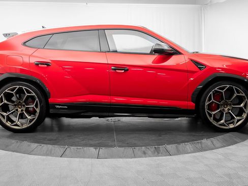 Used 2024 Lamborghini Urus Performante AWD/4WD image 8