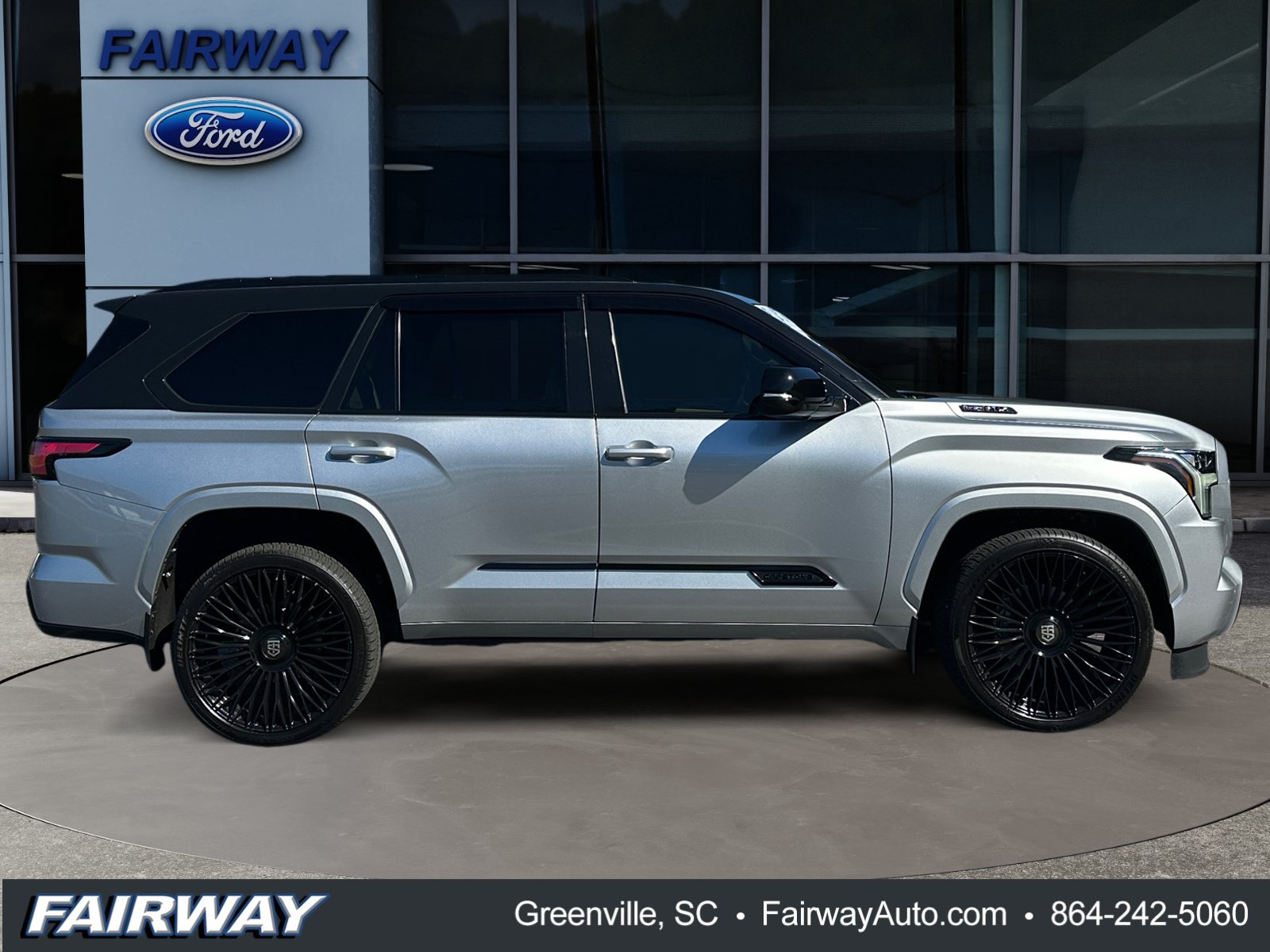 Used 2025 Toyota Sequoia Capstone AWD/4WD image 9
