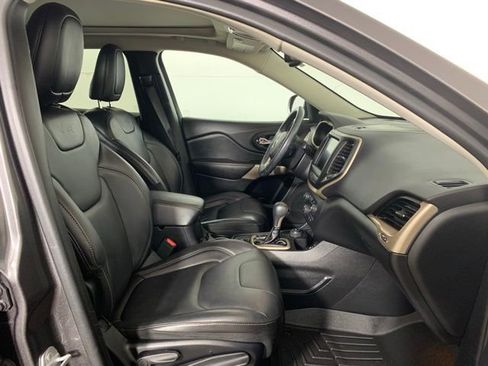 Used 2018 Jeep Cherokee Limited w/ Trailer Tow Group image 24