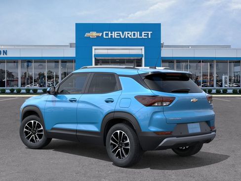 New 2026 Chevrolet TrailBlazer LT w/ Driver Confidence Package FWD image 3