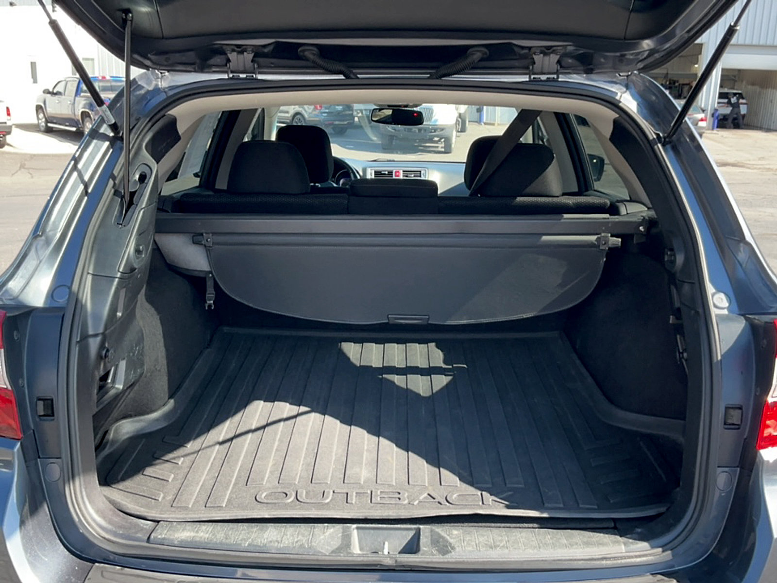 Used 2016 Subaru Outback 2.5i Premium w/ Popular Package #3 AWD/4WD image 23