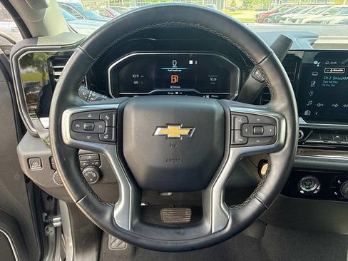 Used 2023 Chevrolet Silverado 1500 LT AWD/4WD image 29