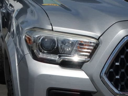 Certified 2019 Toyota Tacoma TRD Sport w/ Technology Package image 5