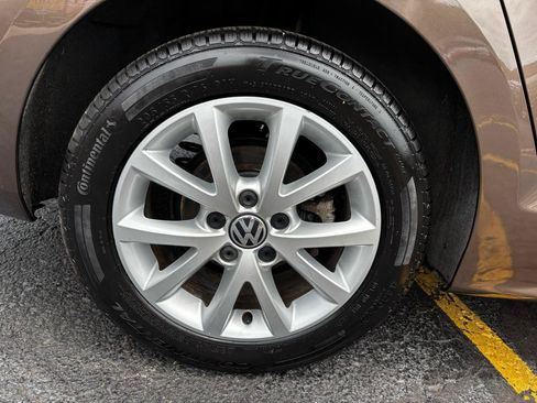 Used 2012 Volkswagen Jetta SE FWD image 9