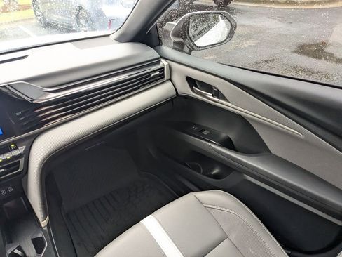 Certified 2025 Toyota Camry SE FWD image 18