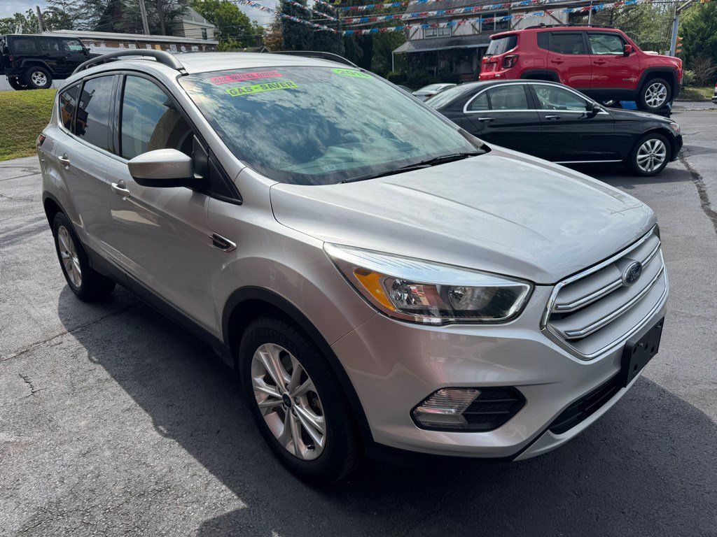 Used 2018 Ford Escape SE w/ SE Sync 3 Package AWD/4WD image 8