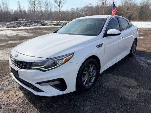 Used 2019 Kia Optima LX image 3