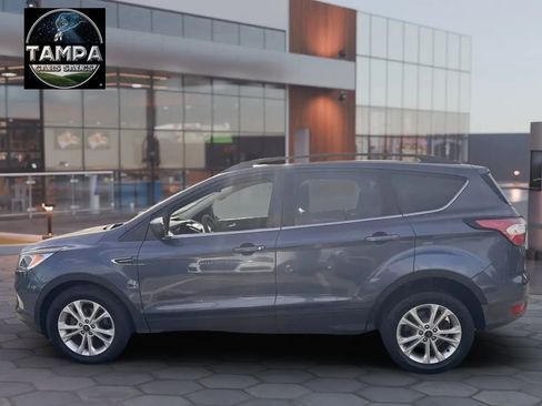 Used 2018 Ford Escape SE FWD image 4