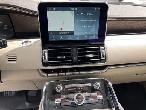 Used 2020 Lincoln Navigator Reserve w/ Luxury Package image 11