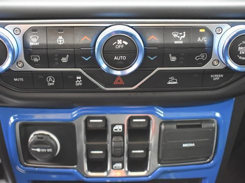 Used 2022 Jeep Wrangler Unlimited Sport AWD/4WD image 25