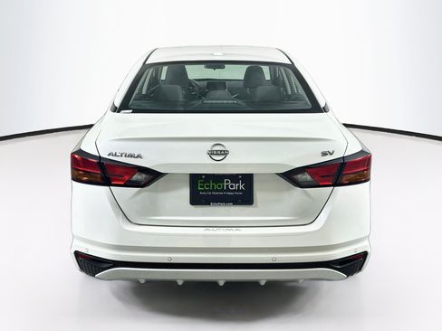 Used 2024 Nissan Altima 2.5 SV FWD image 7
