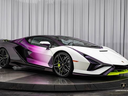 Used 2020 Lamborghini Sian Coupe image 40