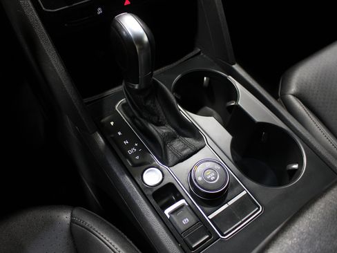 Used 2018 Volkswagen Atlas SE image 17