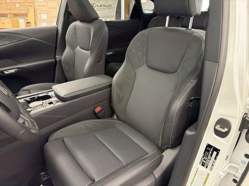 New 2026 Lexus RX 450h AWD image 18
