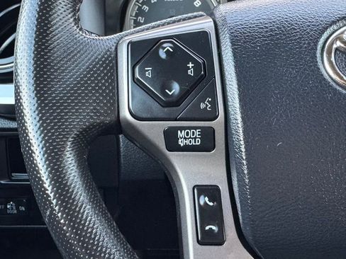 Used 2016 Toyota Tacoma SR5 w/ Towing Package image 32