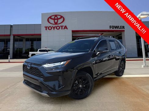 Used 2024 Toyota RAV4 SE AWD/4WD image 2