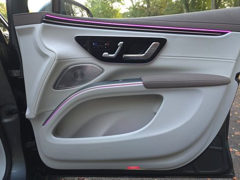 Used 2023 Mercedes-Benz EQS 450+ SUV image 32