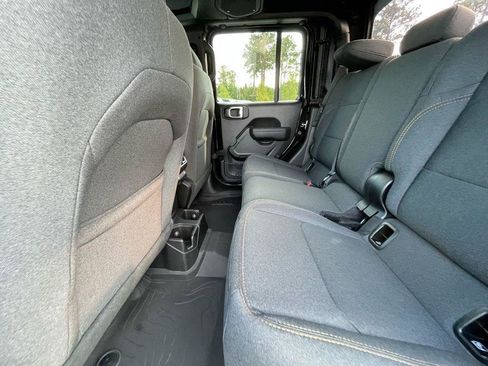 New 2025 Jeep Gladiator Sport image 31