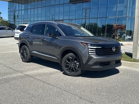 New 2026 Nissan Kicks SR image 2