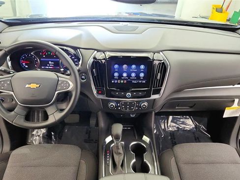 Used 2023 Chevrolet Traverse LT w/ Rear Camera Mirror Package AWD/4WD image 27