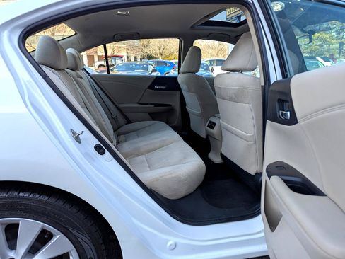 Used 2015 Honda Accord EX image 42