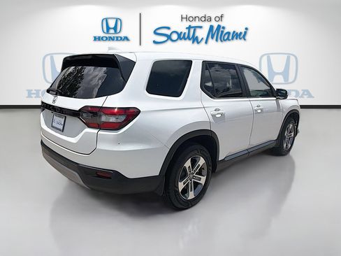 Used 2023 Honda Pilot EX-L image 7