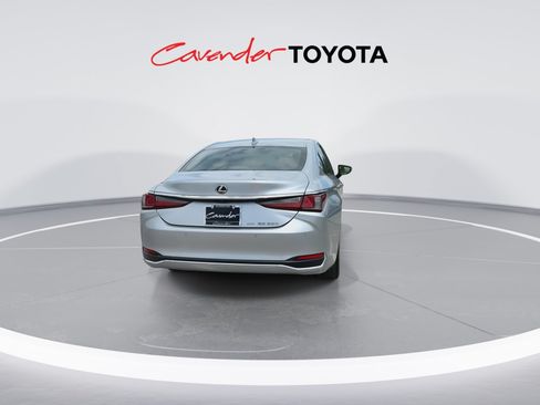 Used 2024 Lexus ES 250 w/ Premium Package AWD/4WD image 7
