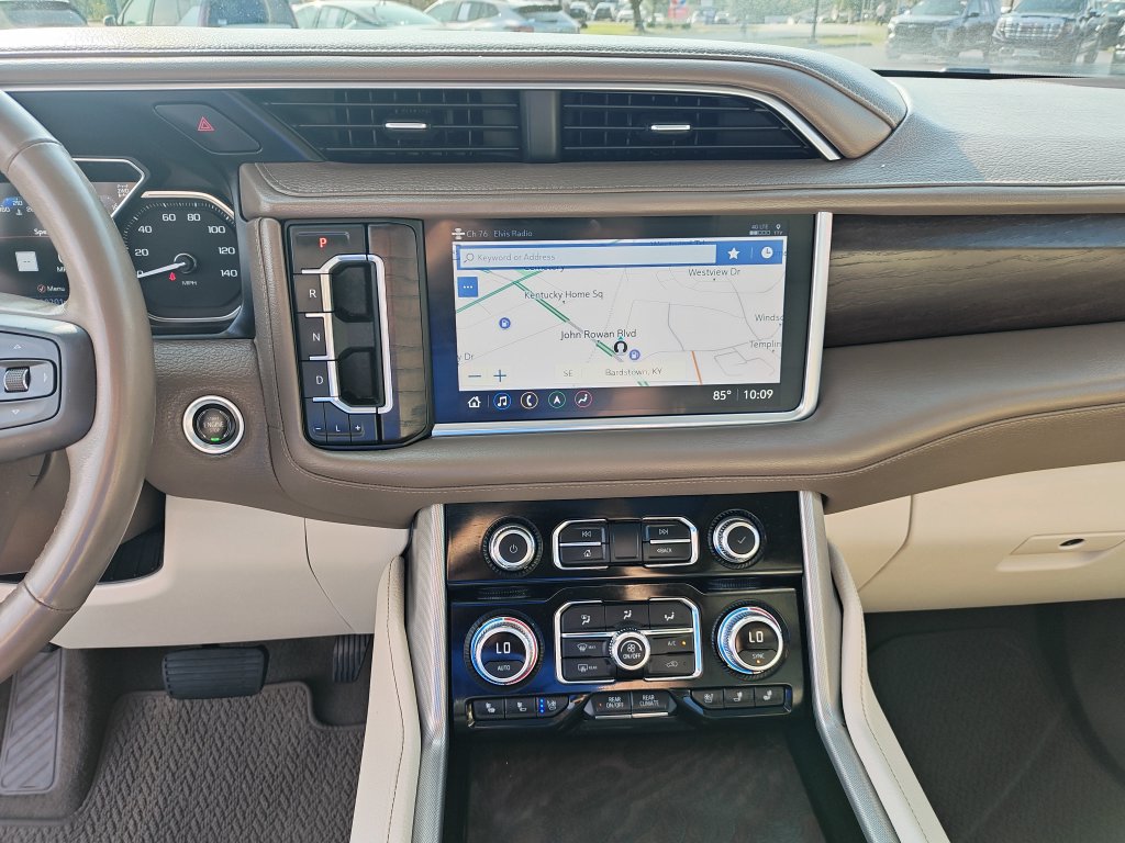 Used 2021 GMC Yukon Denali w/ Denali Premium Package AWD/4WD image 21