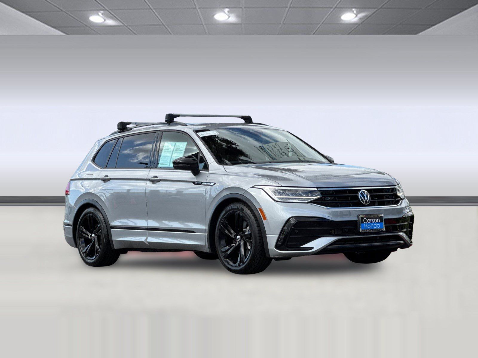Used 2023 Volkswagen Tiguan SE R-Line FWD image 7