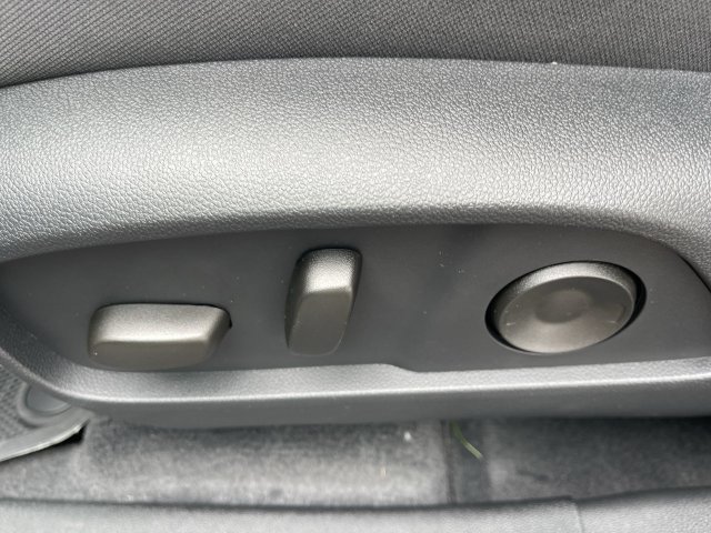 New 2027 GMC Terrain Elevation w/ Elevation Premium Package FWD image 12