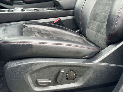 Used 2022 Ford Edge ST-Line image 14