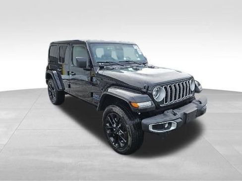 Used 2025 Jeep Wrangler Unlimited Rubicon 4xe w/ Safety Group image 11
