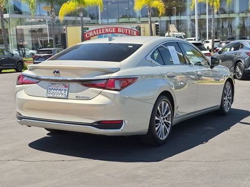 Used 2019 Lexus ES 300h w/ Premium Package FWD image 5