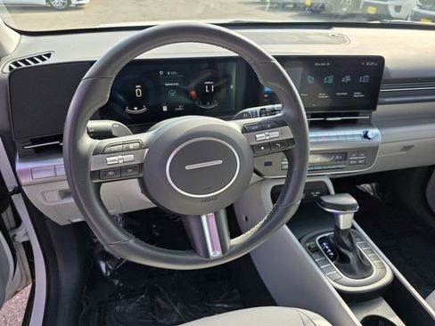 Used 2025 Hyundai Kona SEL image 19