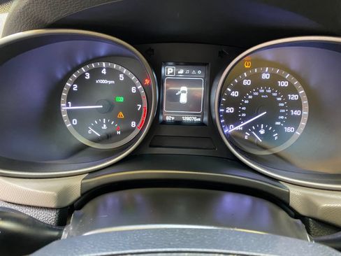 Used 2018 Hyundai Santa Fe Sport w/ 2.4L Value Package 02 AWD/4WD image 34