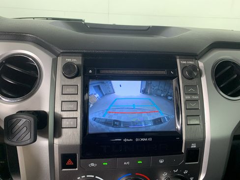 Used 2018 Toyota Tundra SR5 w/ SR5 Upgrade Package image 26