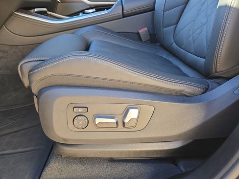 Certified 2026 BMW X5 xDrive50e w/ M Sport Package image 17