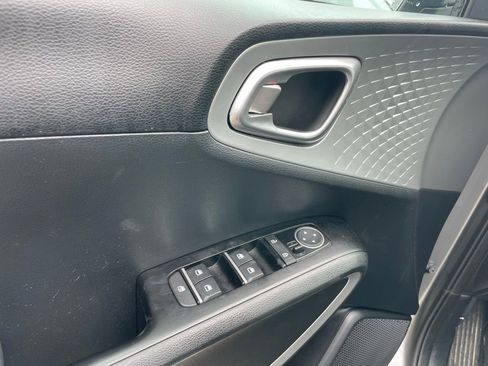 Certified 2024 Kia Soul LX w/ Option Group 015 image 11