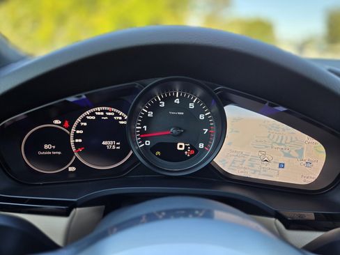 Used 2022 Porsche Cayenne S image 31