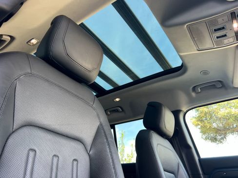 Used 2020 Land Rover Defender 110 HSE image 19