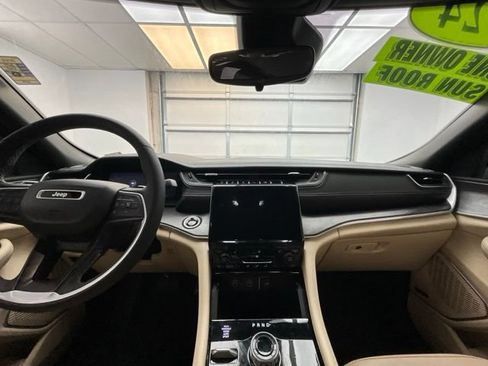 Used 2024 Jeep Grand Cherokee Limited 4xe AWD/4WD image 4
