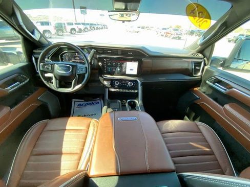 Used 2024 GMC Sierra 3500 Denali Ultimate image 16