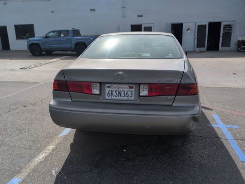 Used 2000 Toyota Camry LE image 4
