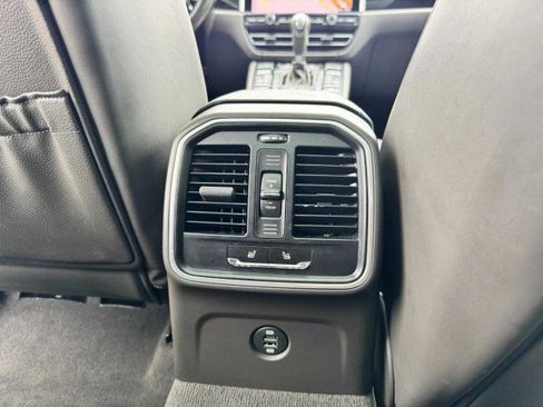 Used 2019 Porsche Macan image 38