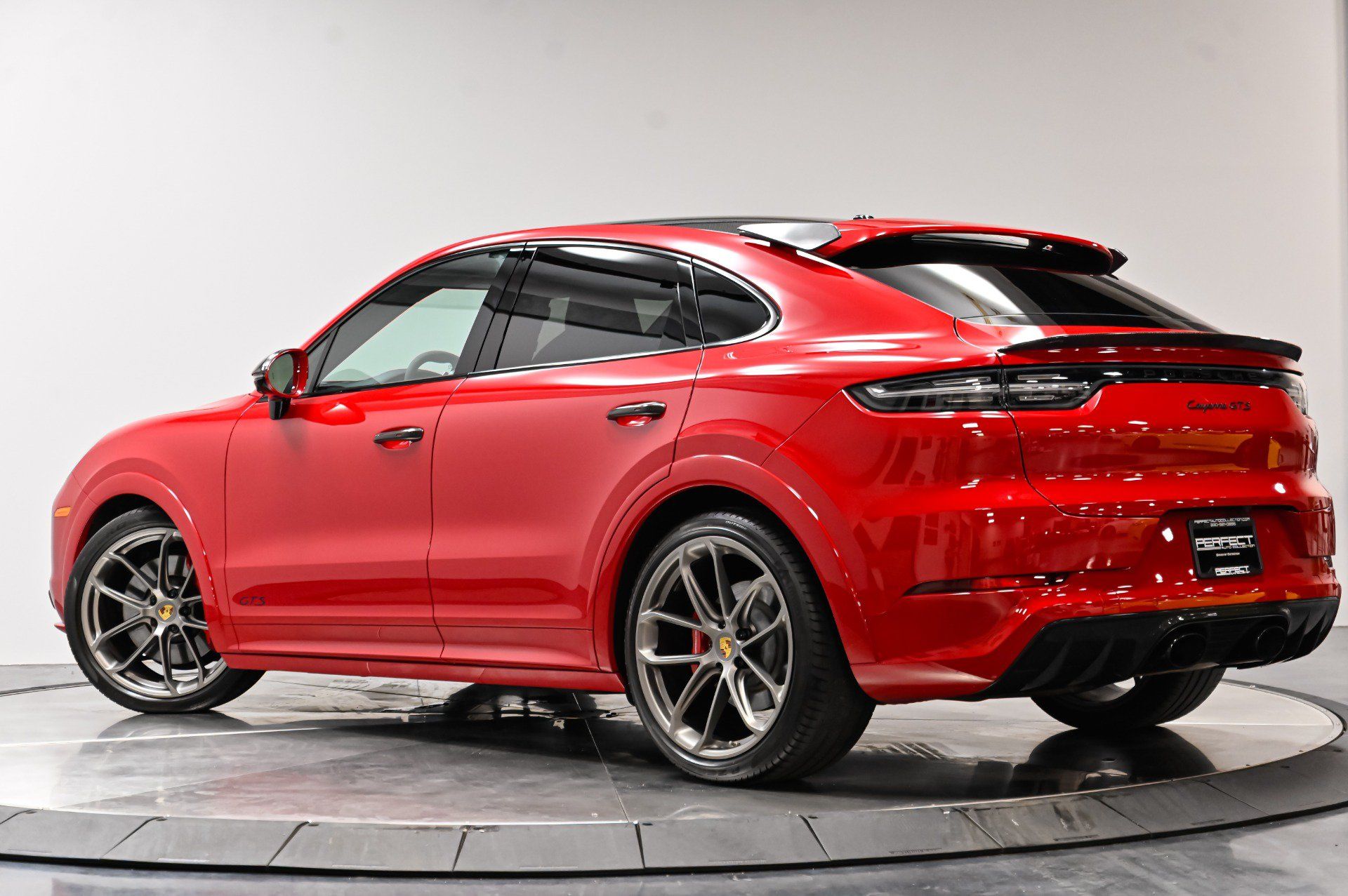 Used 2021 Porsche Cayenne GTS AWD/4WD image 48