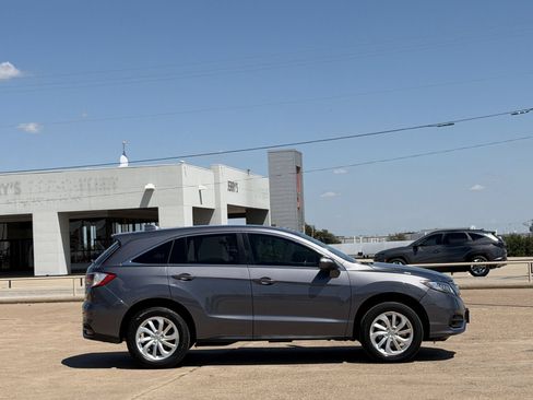 Used 2017 Acura RDX w/ Technology Package FWD image 3