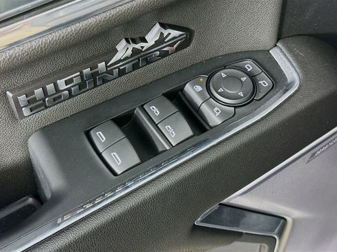 Used 2023 Chevrolet Silverado 1500 High Country w/ Technology Package image 19