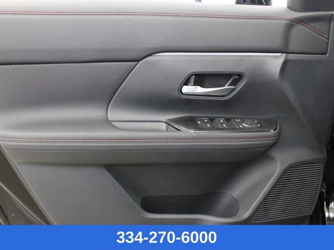 New 2026 Nissan Kicks SR image 14